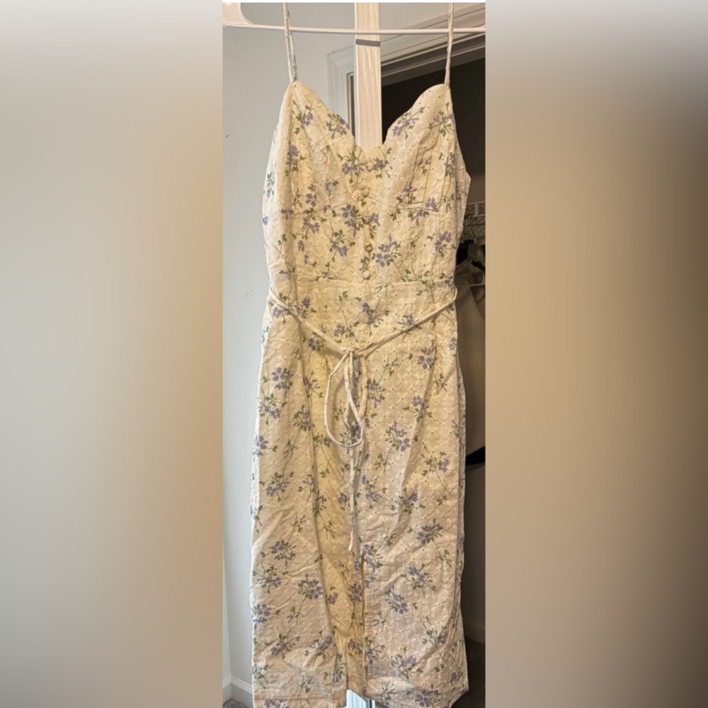 Storia Cream Floral Lace Dress